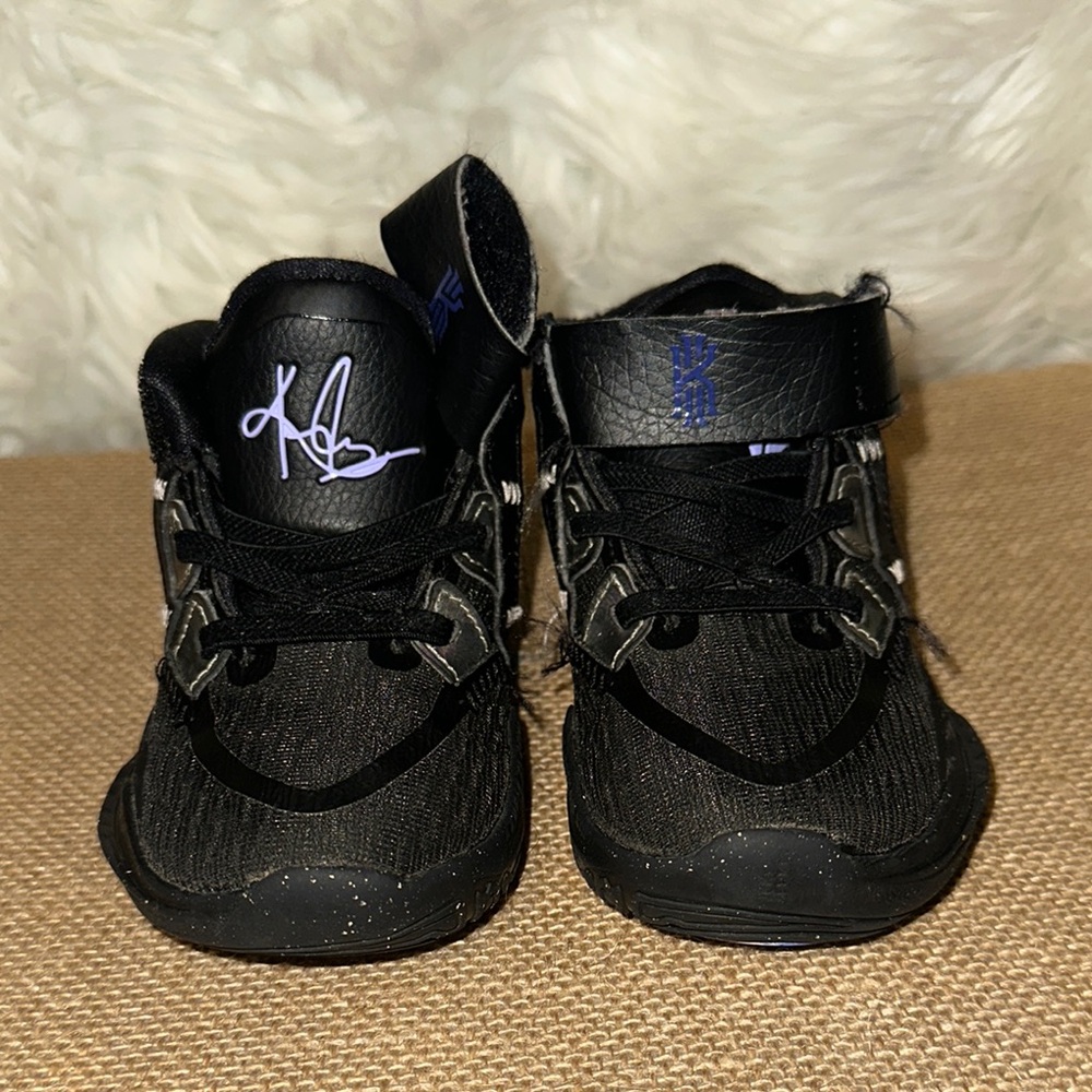 Little boys  Nike Kyrie Black Basketball shoes